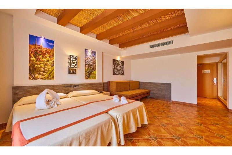 Ośrodek wypoczynkowy Mll Palma Bay Club 3*